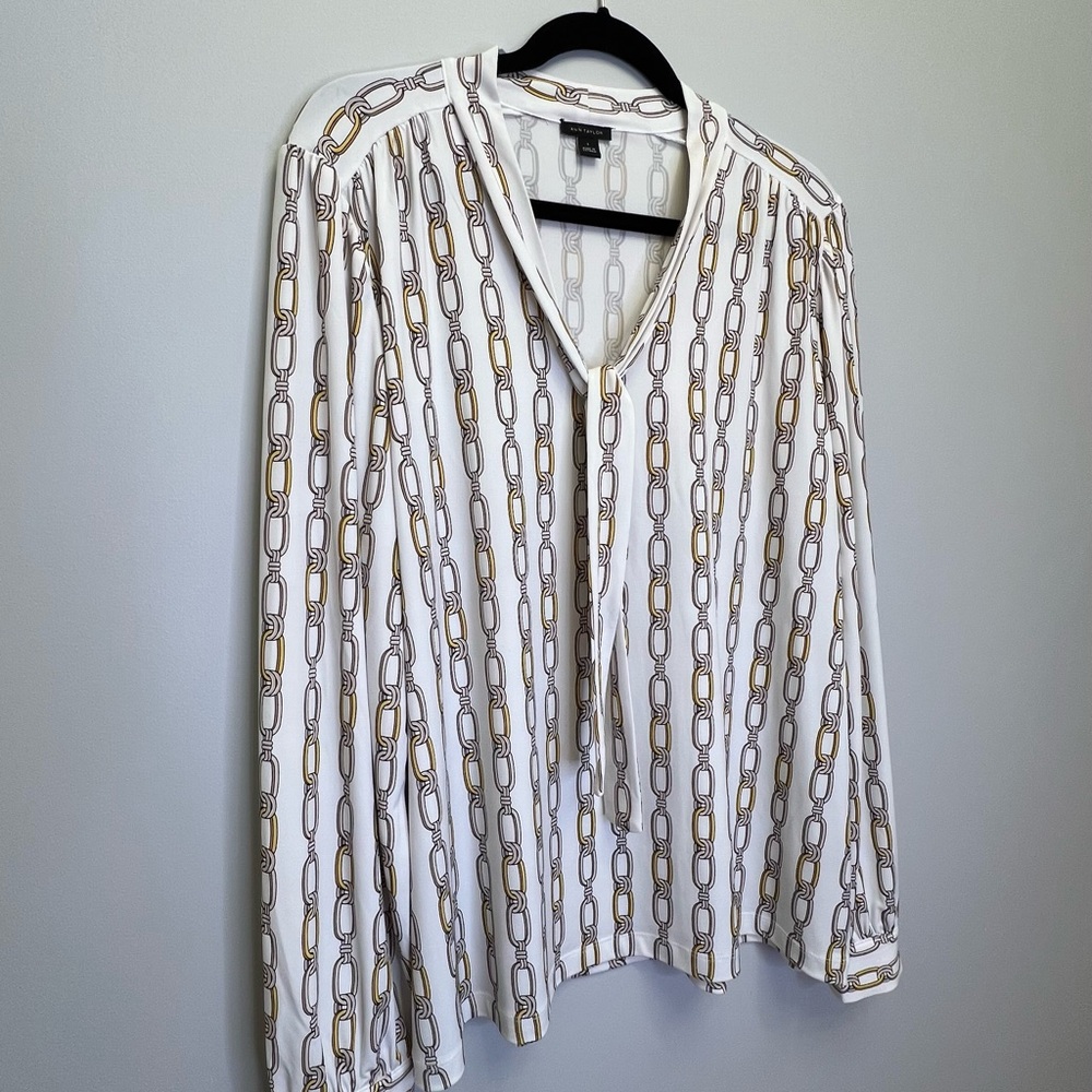 Ann Taylor Chain Print V-Neck Blouse